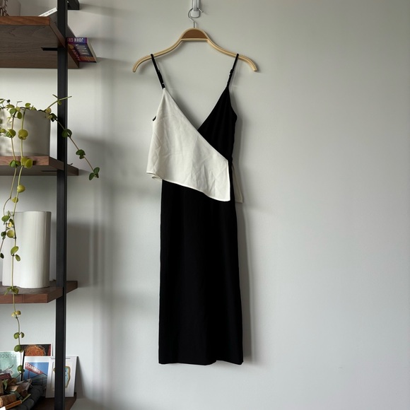 ♻️ Finders Keepers Midi Dress - Picture 2 of 9